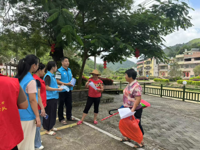 守护群众健康！防蚊灭蚊，丰顺县黄金镇双百社工在行动