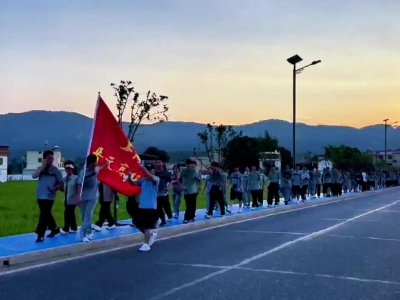 上海晋元高级中学师生在蕉岭研学