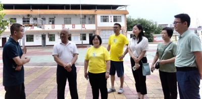 广东广雅中学校友会一行到兴宁调研教育和产业帮扶