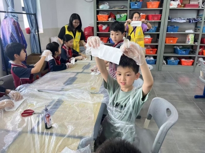 广州科技职业技术大学“客韵三葵行”团队到梅县区探寻非遗魅力