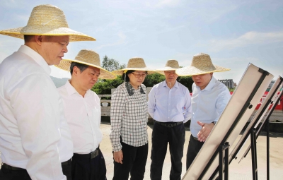 杨朝晖到梅县区丙村镇开展爱国卫生运动攻坚行动并督导防控工作