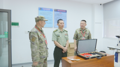 梅州军分区动员处一行到蕉岭县检查指导征兵体检工作