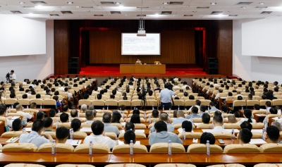 梅州举办“客家讲坛·高质量编制‘十五五’规划”专题报告会暨市委理论学习中心组（扩大）学习会：牢牢把握规划编制的正确方向 着力提升规划编制的精准性科学性