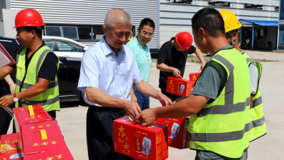 省总工会驻梅州蹲点组开展高温“送清凉”活动