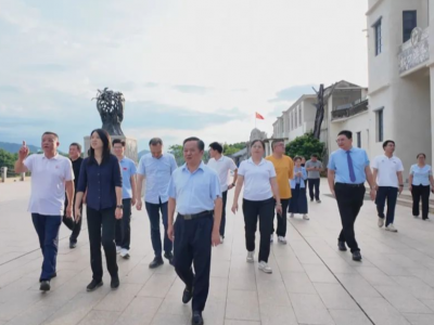 省旅游控股集团一行到梅县区调研松口古镇保护开发和古街业态规划发展情况