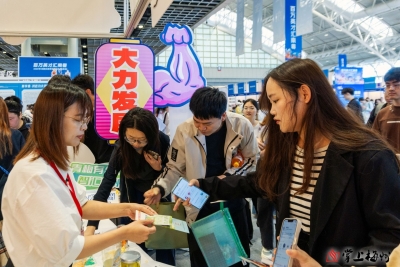 今年以来吸引8575名高校毕业生在梅“筑梦”！梅州全力引才聚才留才，厚植发展“源动力”