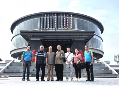 梅州市客家文史研究会组织学者走访印尼华人企业