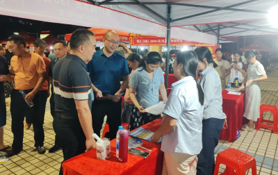 2025年兴宁市“百日千万招聘专项行动”暨离校未就业大学生现场招聘会举行