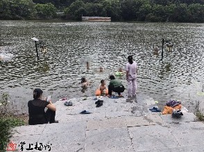 不文明行为曝光台丨摘果违停野泳...暑期梅城热门公共场所不文明乱象煞风景，引关注
