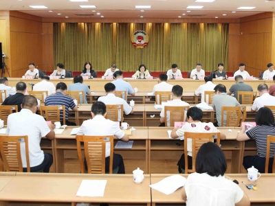 杨朝晖主持召开坚持从抓作风入手推进全面从严治党座谈会暨全市政协工作交流会：以良好的作风和干劲推动政协事业高质量发展