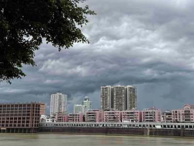 凉是凉了，但不是你要的秋凉！今晚至后天，梅州有大雨...