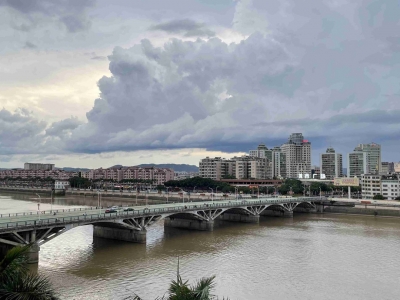 本周梅州天气没有大变化！依旧雷雨！