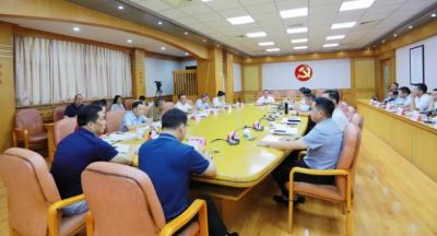 温助民主持召开梅县区“百千万工程”工作推进会：锚定目标 攻坚突破 保优进位