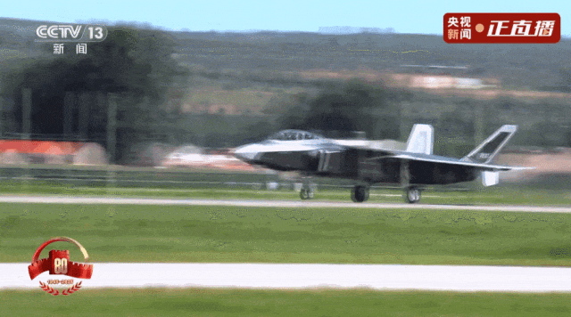 歼20S震撼亮相！