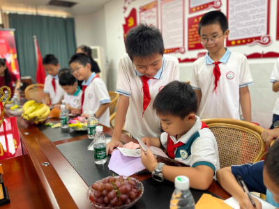 广州市天河区爱心家庭赴兴宁市坭陂中心小学开展助学行动