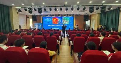 自然资源部南海发展研究院正高级工程师陈绵润走进兴宁锦绣学校