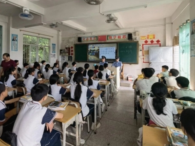 平安“警”色映校园，五华公安暖心护航新学期