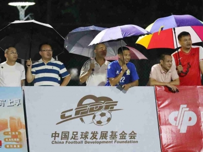 全民共享足球魅力！2025梅州李惠堂杯五人足球争霸赛（兴宁站）圆满落幕