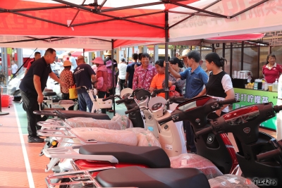 超热闹！梅州市消费品“以旧换新”乡镇行走进平远县八尺镇