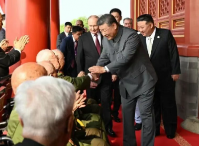 这6位与总书记握手的老战士是谁？