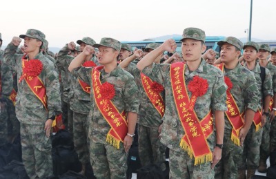 兄弟齐上阵、三代从军志...来看梅州秋季新兵的动人故事！