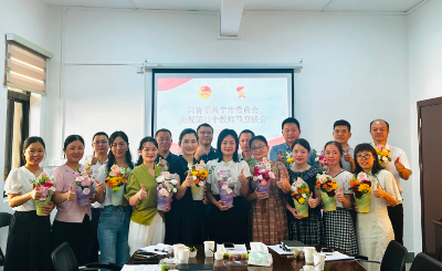 兴宁团市委召开名师工作室教师座谈会，为中学共青团与少先队工作“加把劲”