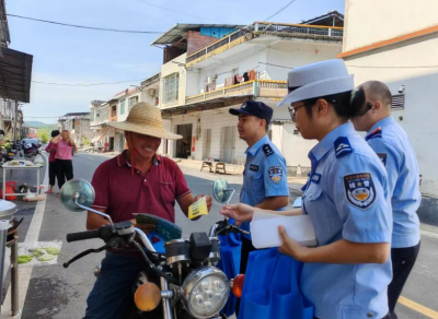 “双节”将至护平安！他们把交通安全“说”到群众心坎里