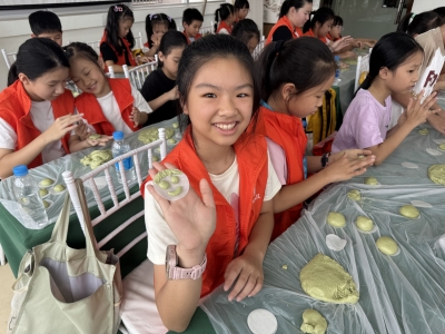 梅州日报小记者变身“青团小师傅”，解锁舌尖上的非遗！