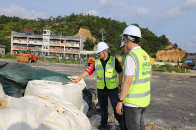 台风“米娜”过境 揭博高速迅速清障保畅通