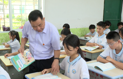 彭远辉：扎根山区教育36载 以赤诚之心育桃李