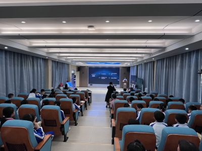 机器狗走进课堂！丰顺县平阳小学人工智能实践基地揭牌成立