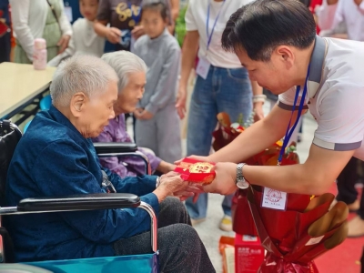 邻里欢聚传温情！梅江区三角镇同心社区举办重阳节敬老活动