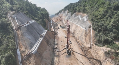 G205线蕉岭文福新娘山降坡工程进度过半，预计年底通车！