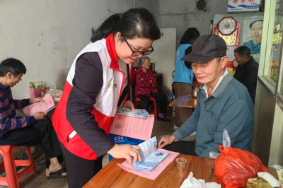 政策送到家！五华县龙村镇社工站联合多部门开展入户宣传活动