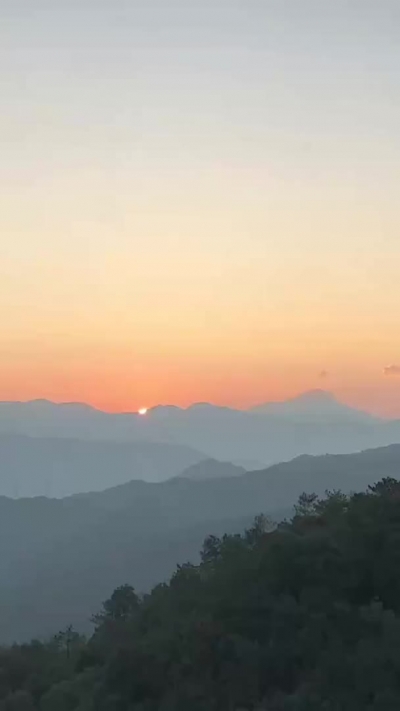 一杯敬过往，一杯敬明天！