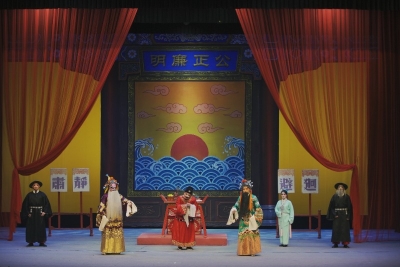 貌丑心正，坚守为官之道——评广东汉剧《徐九经升官记》