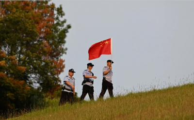 用坚守的“警察蓝”守护满城的“中国红”！蕉岭公安圆满完成“双节”安保工作