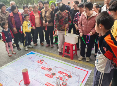 梅江区三角镇美景社区开展敬老月主题活动