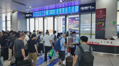 梅县区：精准应对返程高峰 保障群众顺畅出行