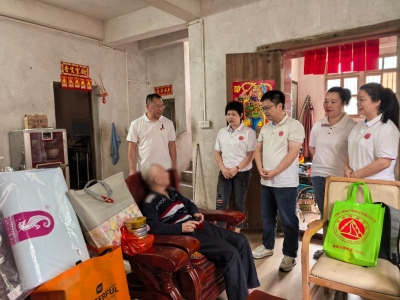 浓浓敬老情，岁岁暖重阳！他们把温暖送到东升村老人身边