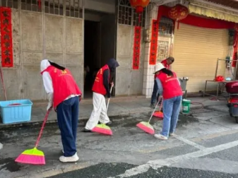 防蚊灭蚊齐行动！梅县区青年共同参与爱国卫生运动