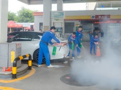 车主自助加油因静电引发火灾？别慌！系演练→