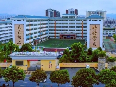 名家讲坛｜关于教师成长，听听董云校长怎么说