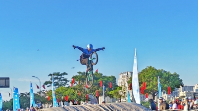 梅州V视丨500骑手“骑”聚梅州！第七届世界客商大会系列活动之骑行活动燃动全城 