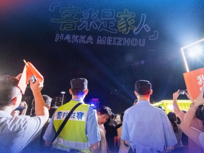 海报里的最美“警”色，带你感受梅州这座最具安全感的城市！