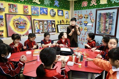 丝丝绕千年 匠心传古艺！梅江区作新小学教师廖静与客家缠花的故事