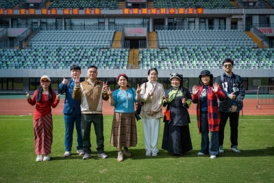 网络大V采风团走进梅州五华