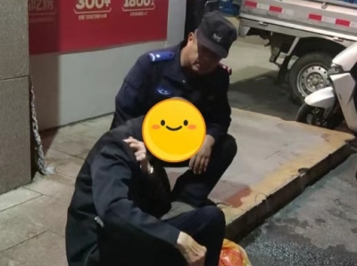 八旬老人意外摔倒受伤！暖心接力开始了...