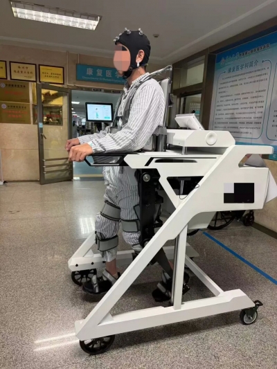 【国家区域医疗中心建设】脑机接口：解码“内心独白”，点亮“意念”驱动新纪元