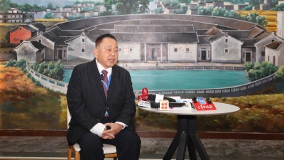嘉宾访谈丨余国春：把握“苏区+湾区”机遇，共促梅州高质量发展